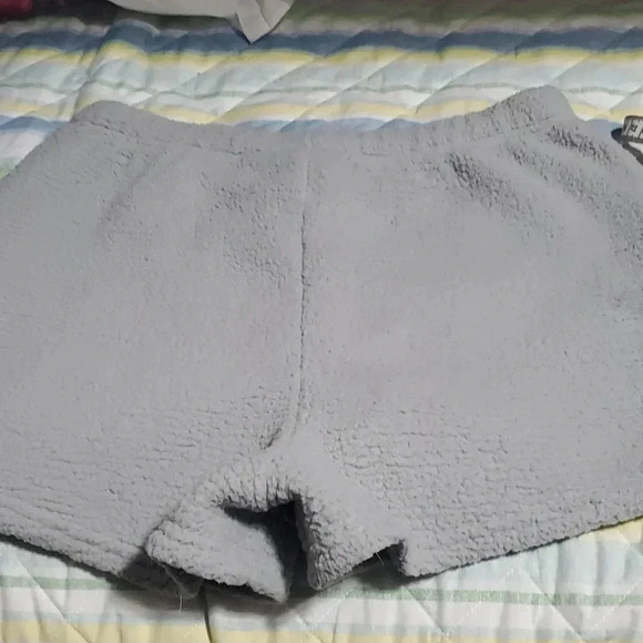 ☆☆☆DISNEY comfy thumper shorts - Picture 6 of 7